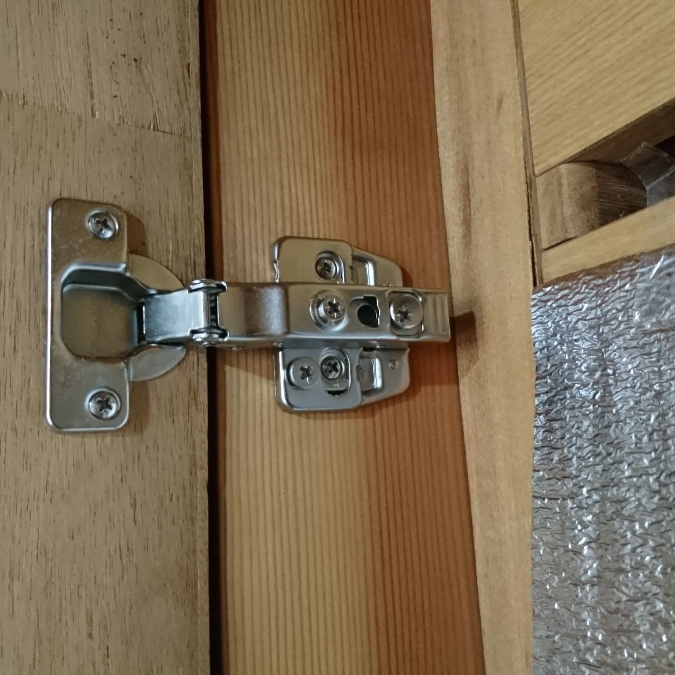 蝶番の調整・交換 名古屋市南区 | 蝶番の調整・交換なら建具修理の窓口名古屋市南区