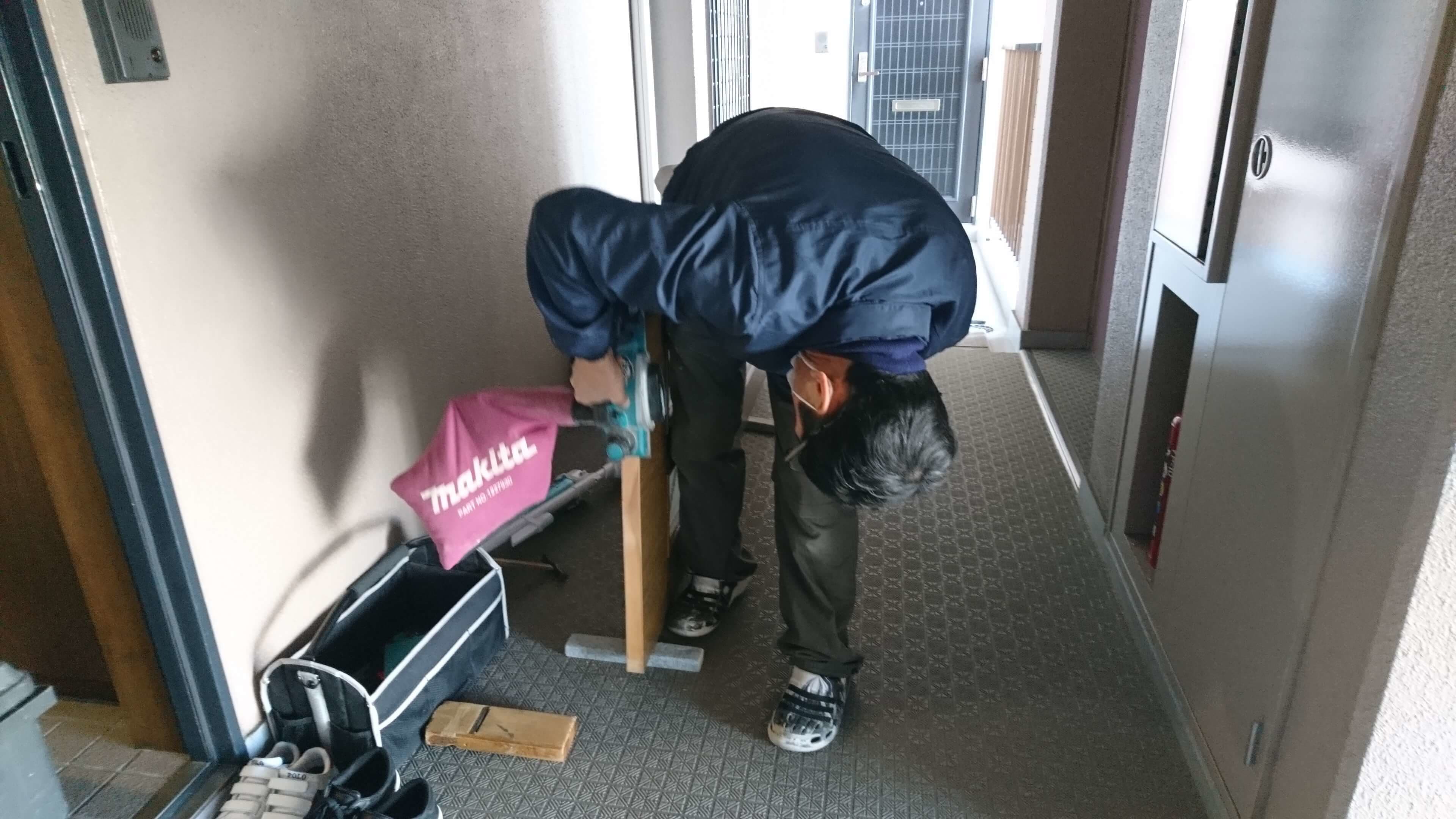 開き戸建付け調整 | 建具の建付け調整なら建具修理の窓口名古屋市南区